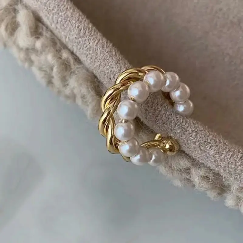 2025 New Korean Gold Color Double Circle Twist Pearl Ear Cuff Vintage Geometric Circle Earcuff Fake Piercing Pearls Clip on Earings 5
