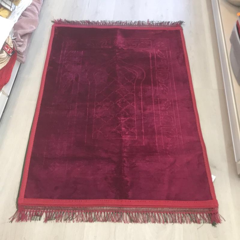 Red prayer rug 2