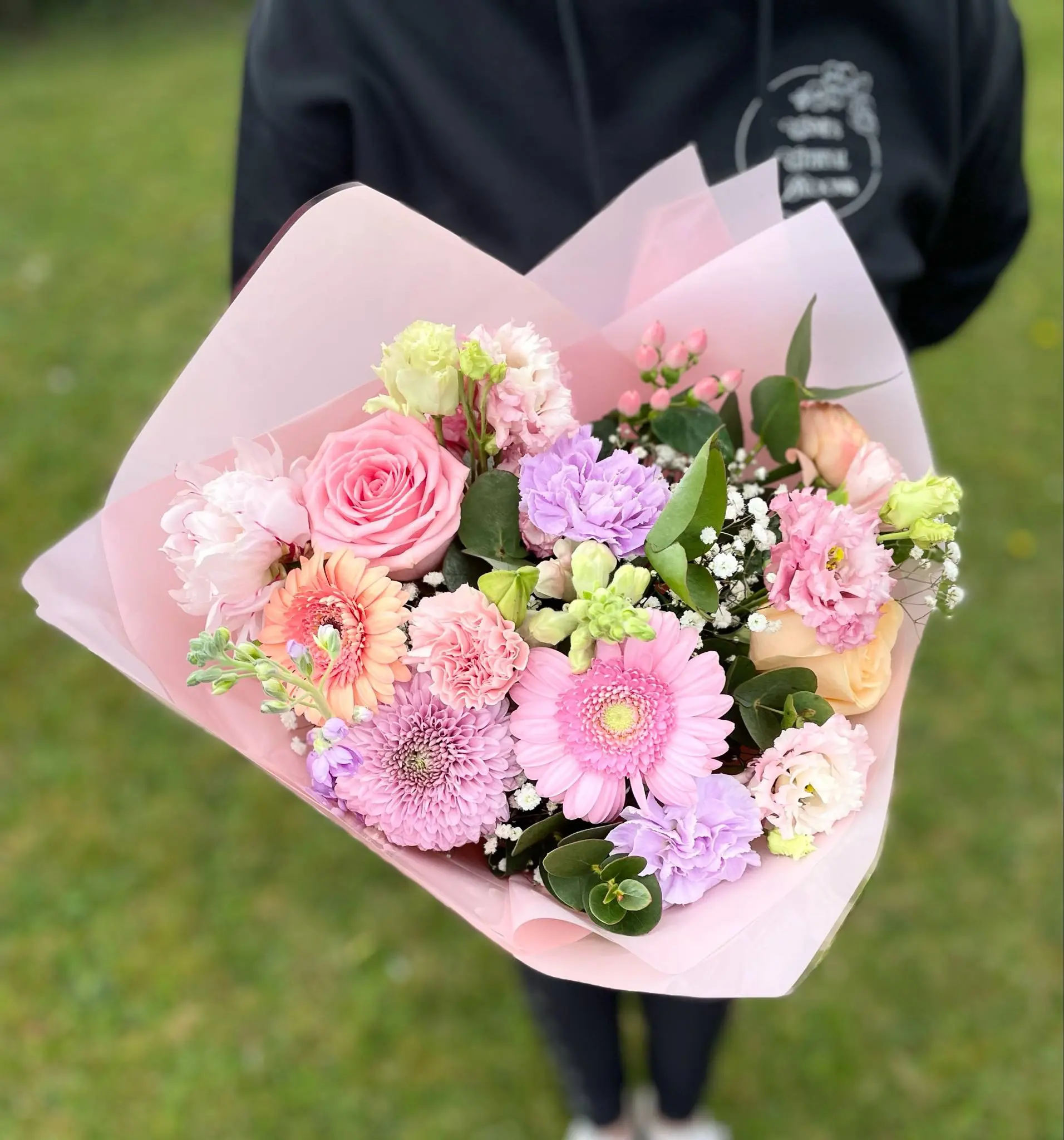 Pink and peach fresh flowers bouquet delivered next day