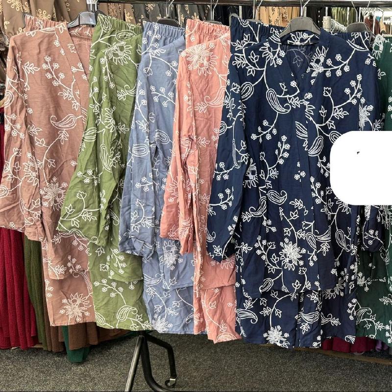Ladies Beautiful V neck top 2 pc coord set size 8/14 0
