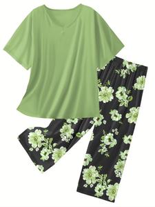 【Plus Size】 Floral Print Tee & Capri Pants Loungewear Set, Casual Comfy V Neck Short Sleeve T-Shirt & Pants PJ Set, Women's Sleepwear for Summer, Pajama