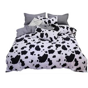 Christmas Gift Cow Print Cozy Duvet Cover Set, 3 Counts Bedroom Accessories Bedding Supplies Including 1 Count Duvet Cover & 2 Counts Pillowcase without Filler, Bedroom Decor, Romantic Bedding Set