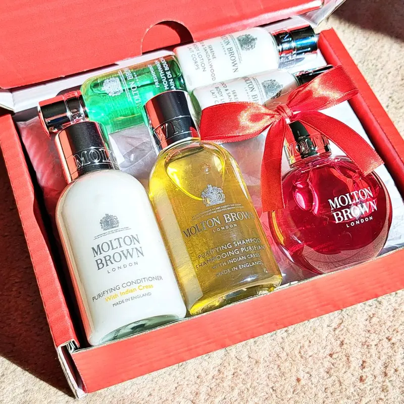 Luxury Self Care Gift Set containing Molton Brown products - Bath & Shower Gel, Body Care Set, Skin Care Cosmetics - Gift Boxed - Comfort & Care, Birthday, Anniversary, Thank You Gift, Ladies Pamper Hamper, Nourishing Set 4