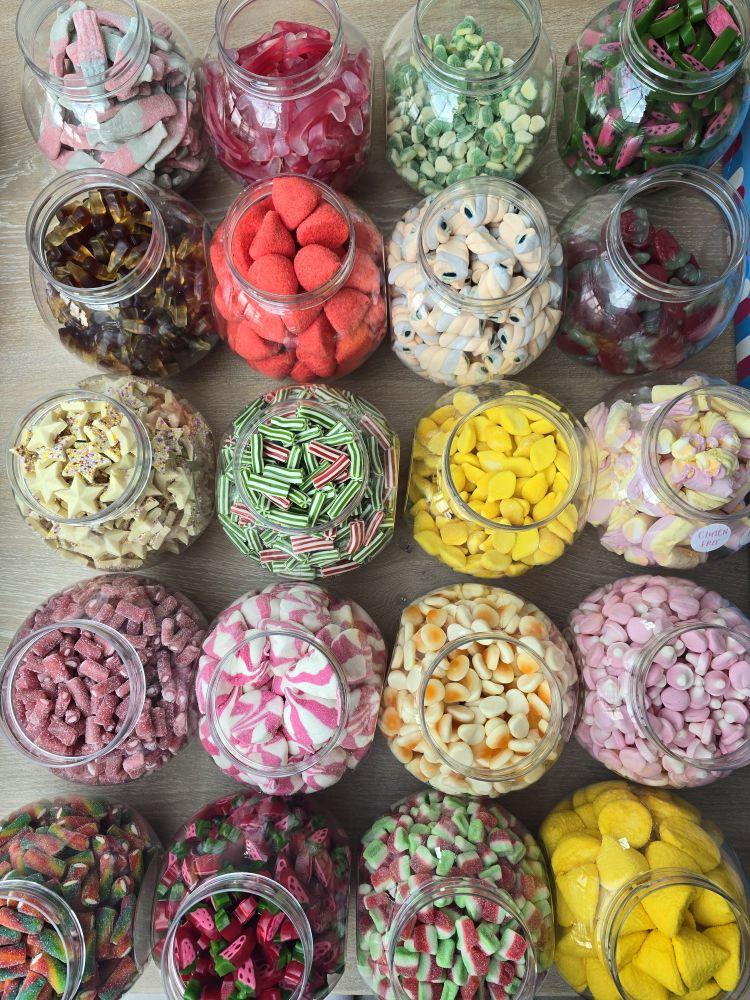 Product Introduction of 1 KG Pick n Mix Sweets Packed LIVE - Unique Mix of Your Favourites and Unusual Sweets in craft Box. Candy 2