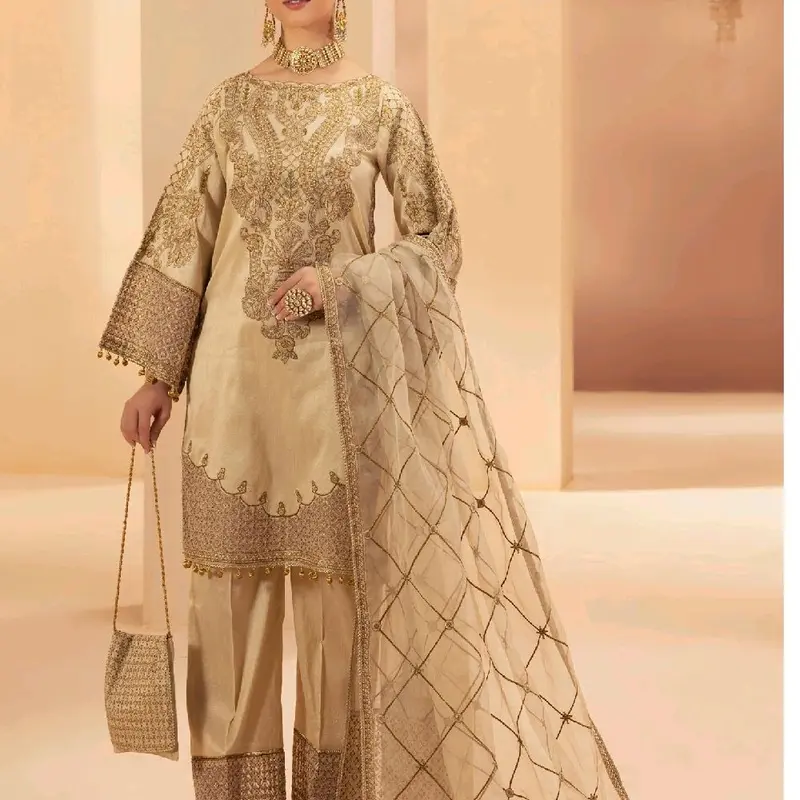 ***HEER***   Luxury Weddings n Partywear Collection by Simrans SS25 Festive in Style Cream Gold 2