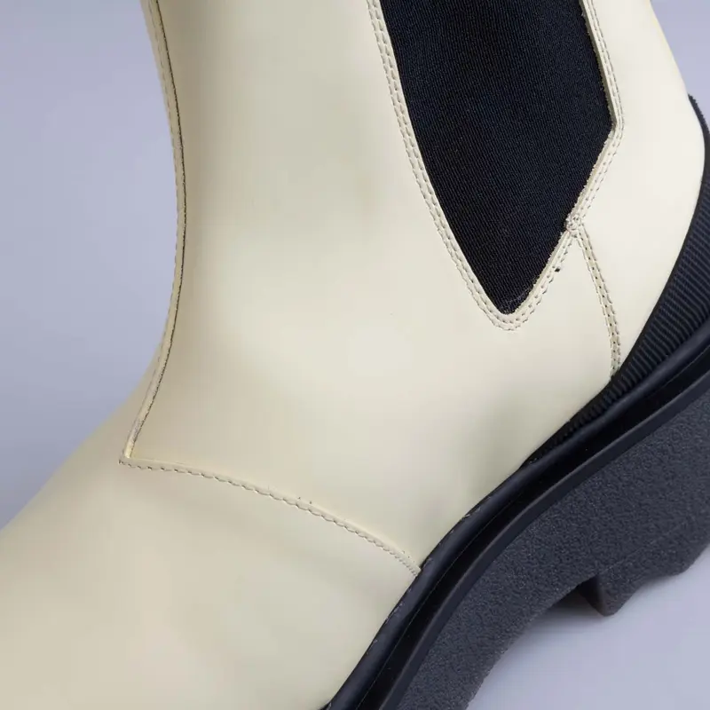 Women's Off White Calf Sponge Chelsea Boots in Cream 6