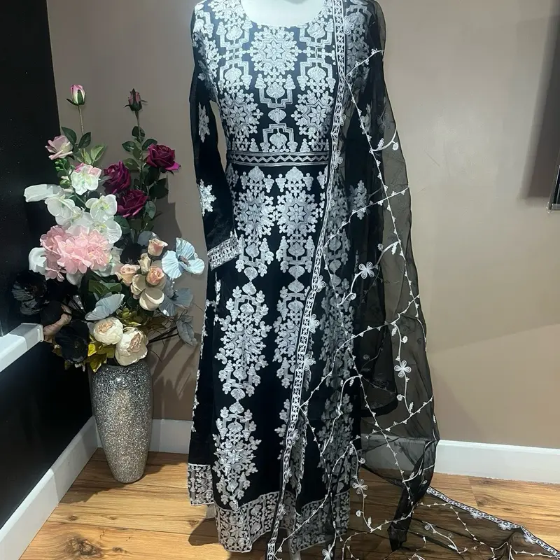 Black 3 Peice Women’s Linen Maxi Dress - White Embroidery long dresses