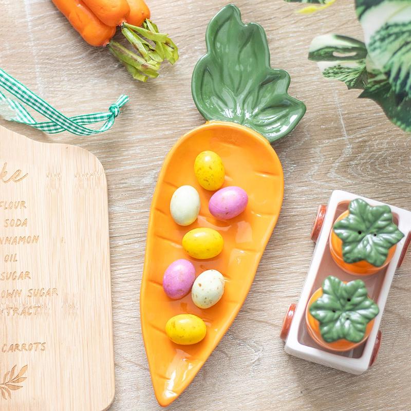 Carrot Design Salt & Pepper Shakers In ceramic cart holder - Easter Spring Home Accessory 3