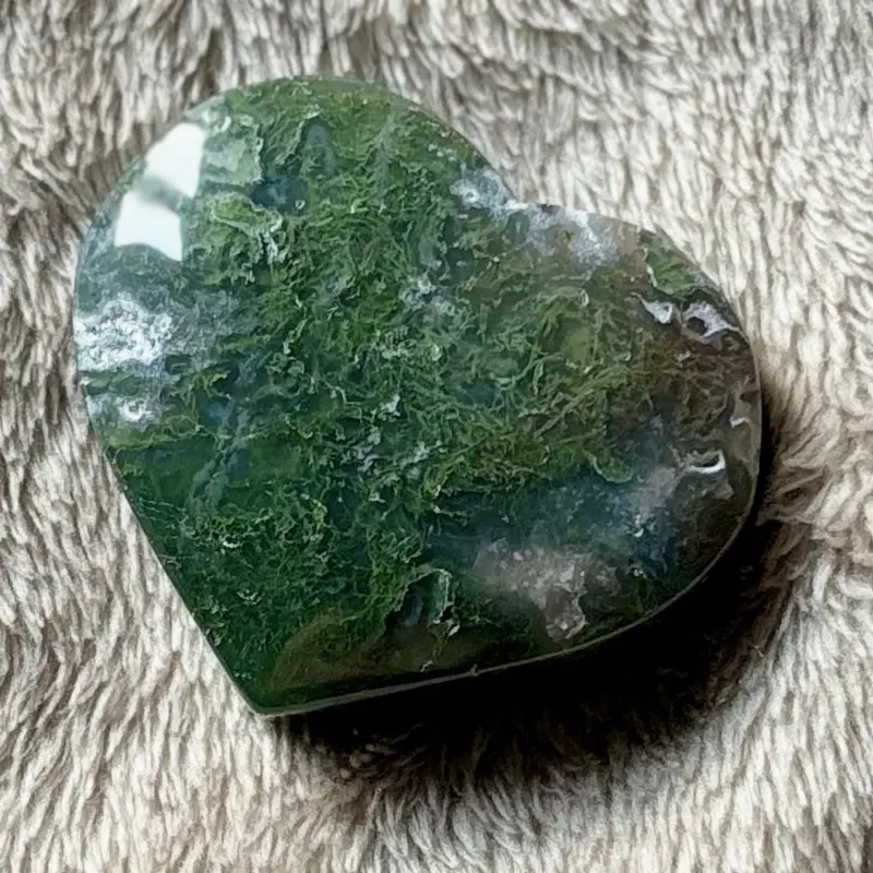 Moss agate heart Crystal - Witch, Pagan, Witchcraft, Altar, Spiritual 0