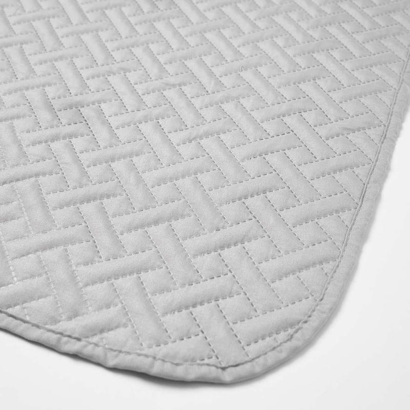 Brentfords Bed Throw King Size Geometric Pinsonic Quilted Bedspread, Luxurious Super Soft Silver Grey Lightweight King Size Quilted Blanket Throw Over for Sofa, 200 x 240cm 1