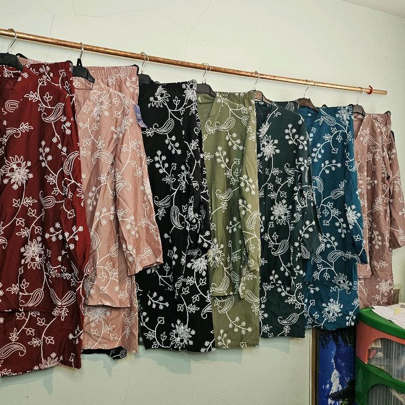 Ladies Beautiful V neck top 2 pc coord set size 8/14 2