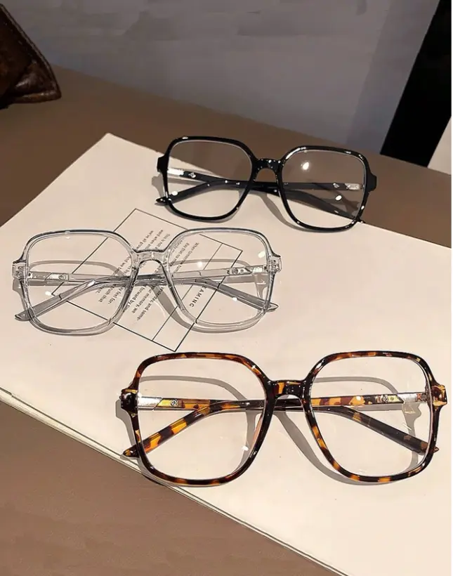 1 Pair Retro Large Frame Glasses for Women – Clear Lens Accessory for Daily Use, Computer, Reading, Gaming, and Mobile Phones