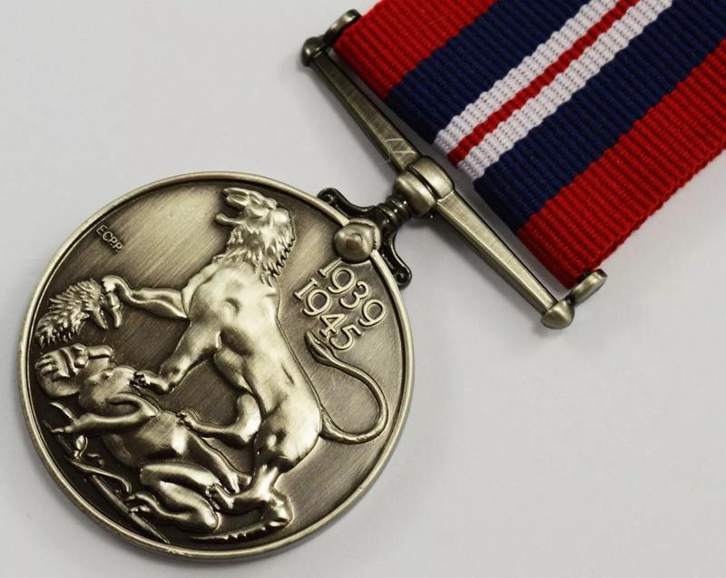 Superb Full Size Replica WW2 War Medal 1939-1945 with Ribbon, George VI 3