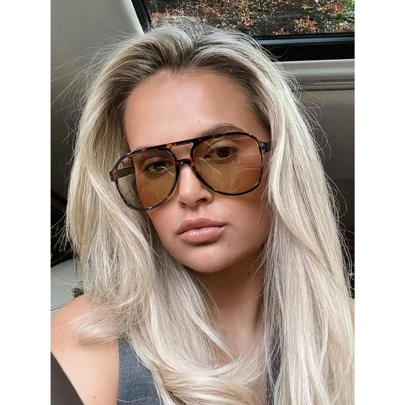 Product Introduction of 1PCS Women's  Trendy Fashion Eyewear For Holiday Outings And Holiday Gifts 2