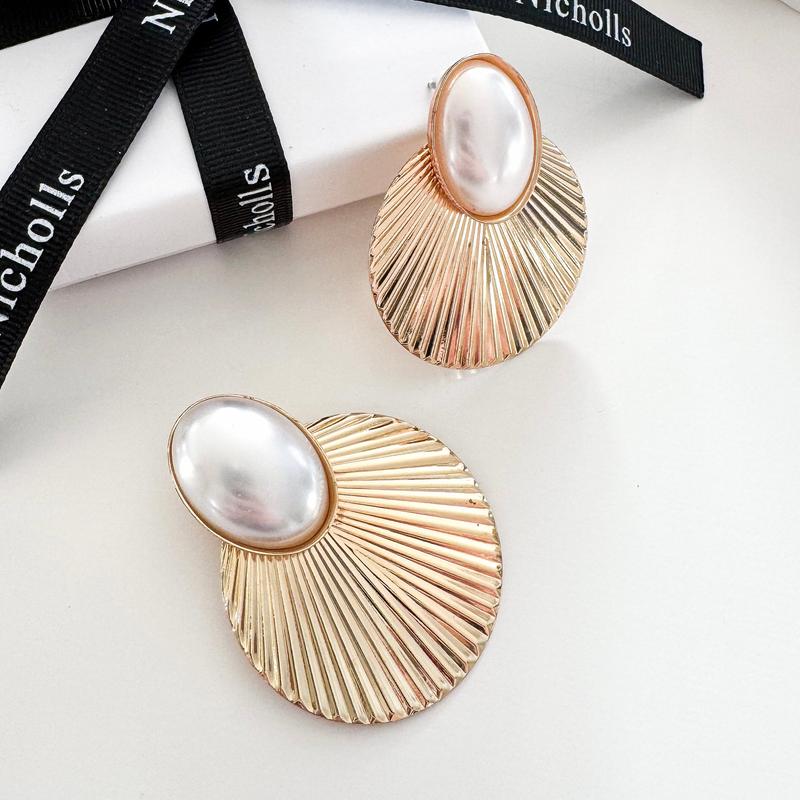 Gold Disc Fan and Pearl Earrings 5