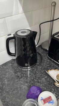 Product Review of 1.7 Litre Textured Windsor Kettle from d**a 0