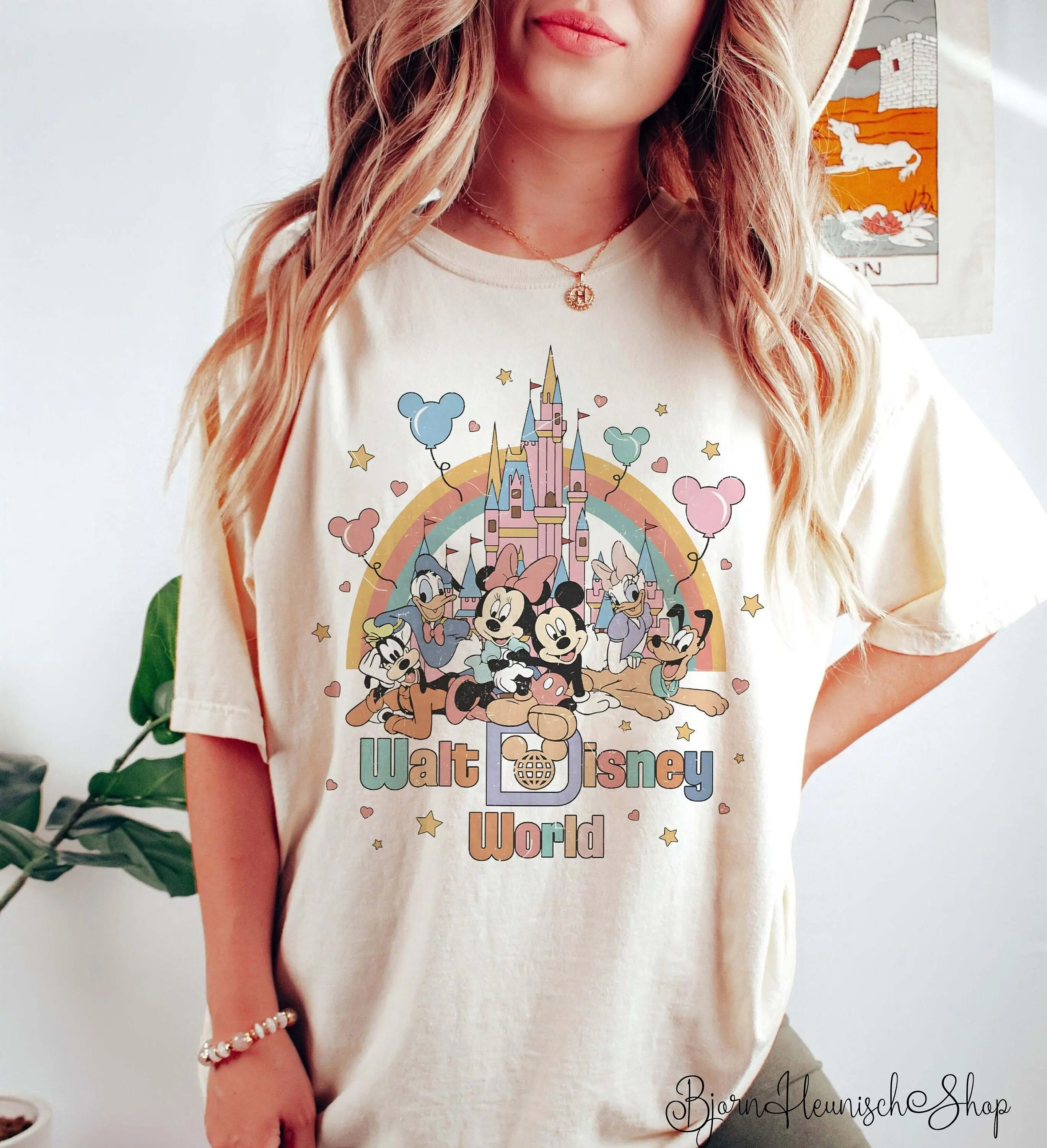 Vintage Mickey And Friends T-shirt Castle Tee Mickey Castle Shirt Magic Kingdom Tee GQ15035158