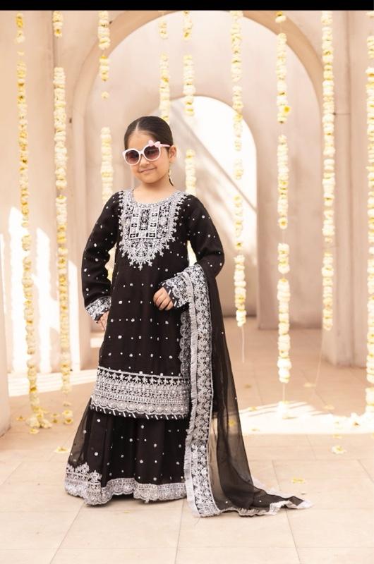 Product Introduction of Aliyah KIDS Wedding FARSHI Gharara Mother and Daughter Black Dresses. 22