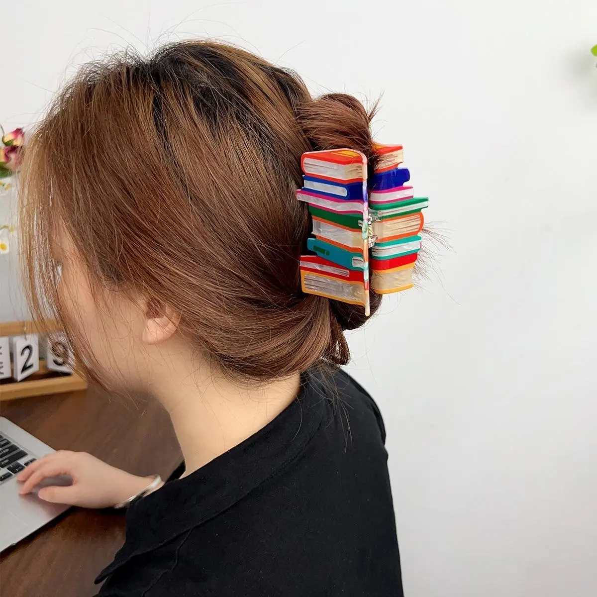 Book Pattern Hair Claw for Women &Girls -Minimalist Headwear for ThickHair -Fashion Hair Accessory forParty, Travel, Daily Use