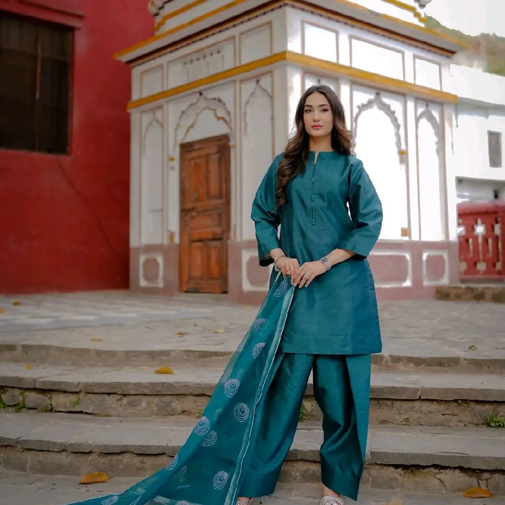 Elegant Farshi shlwar raw silk 3pc outfit with organza embroidery duppta. Asian clothes.