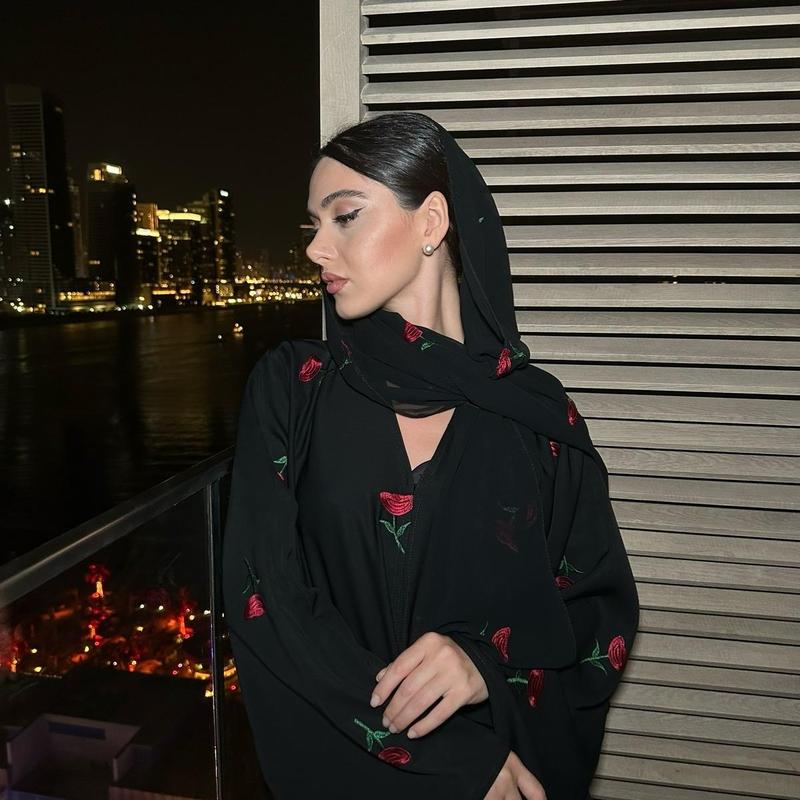 Yasmina Embroidery Buttoned Abaya 3