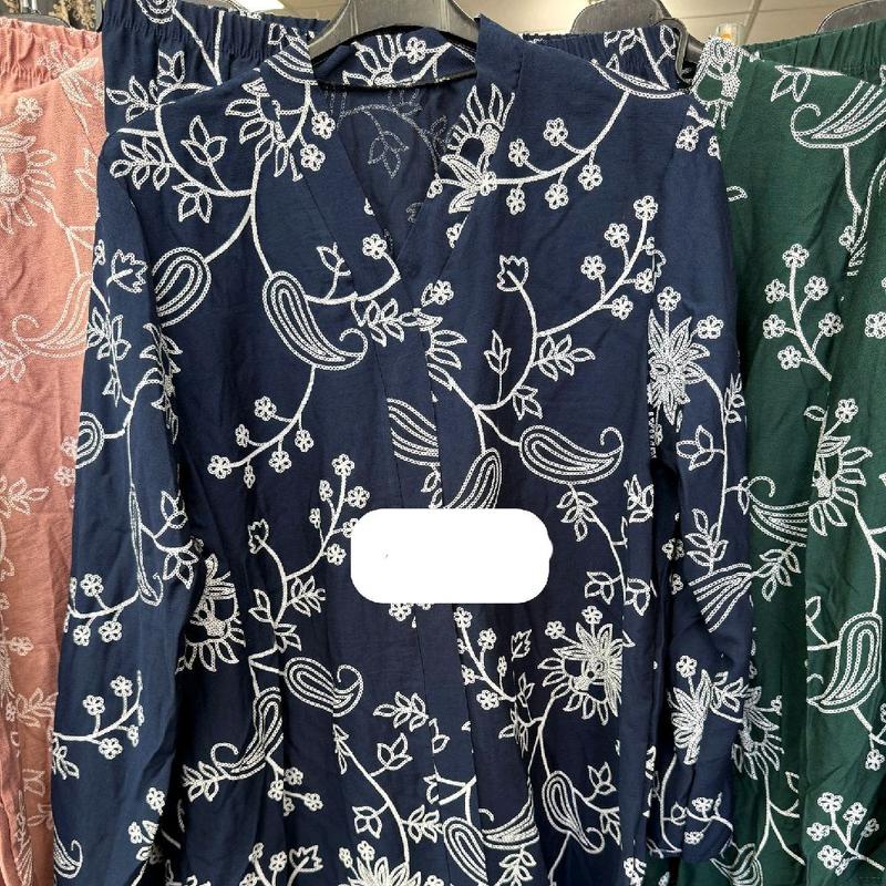 Ladies Beautiful V neck top 2 pc coord set size 8/14 6