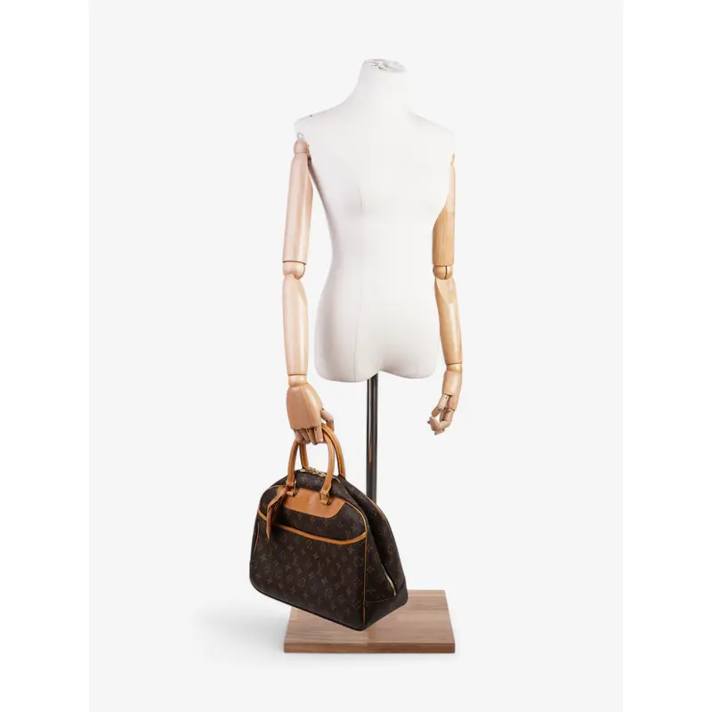 Preowned Louis Vuitton Deauville Monogram Coated Canvas 1