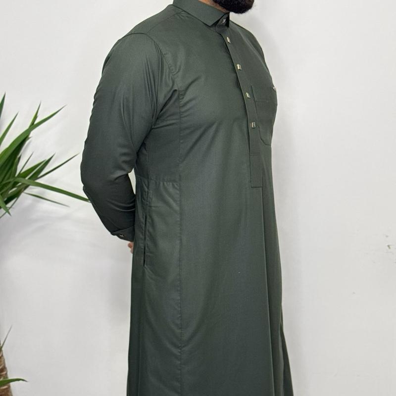 Emerald Saudi Premium Thobe for Men - Indulgent Fabric, Breast Pocket & Two Side Pockets with yellow metal buttons luxury 5
