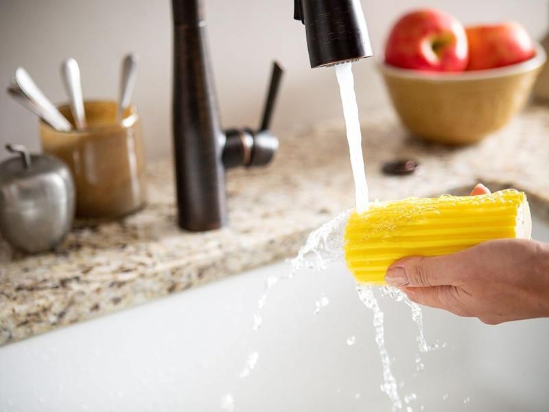 Damp Duster, Multipurpose Dusters for Cleaning - Venetian & Wooden Blind Cleaner, Ridged Dusting Sponge for Vents, Radiator, Skirting Boards, Mirrors - Home Cleaning Products, Yellow 6