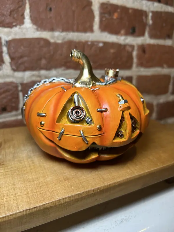 SMALL ORANGE COLOUR QUIRKY STEAM PUNK PUMPKIN ORNAMENT. RESIN. SIZE; 11CM X 13CM X 13CM APPROX 3