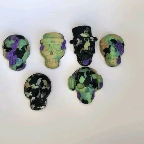 Multicoloured Skull Home Decor Recycled Fillament - Festive Ornaments 8