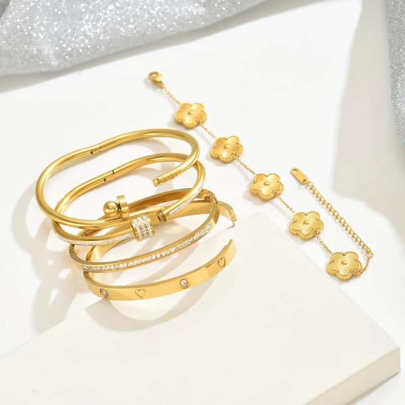 Product Introduction of Europe and the United States hot stainless steel four-leaf clover lucky bracelet fashion women's nail bracelet gold bangles 2