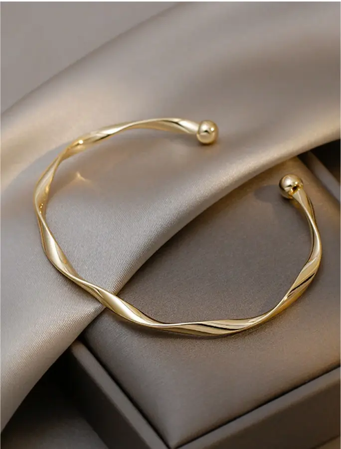 1pc Minimalist Chic Textured Gold Color Bracelet, Fashion Elegant Small Fresh Design For Women