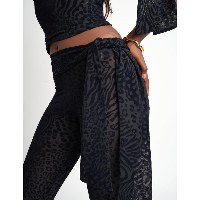 Knot Detail Tie Side Leopard Devore Capri Pants Black 3