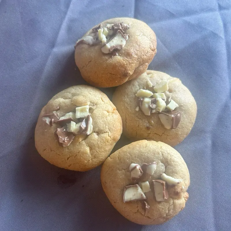 Mini Chunky gooey Cookies Cake,