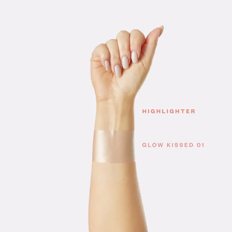 Paese Creamy Highlighter Glow Kissed x Krzyszkowska 1