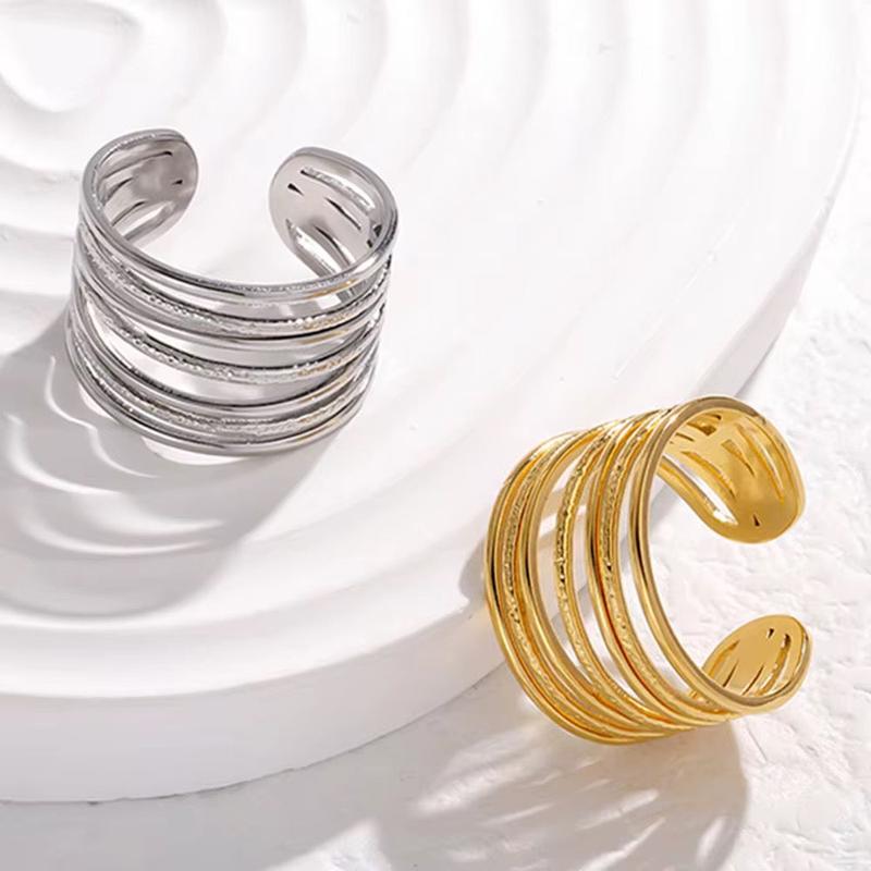 Cerys Chunky Ring - Women's Fashion Accessory 3
