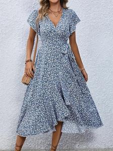 【Plus Size】Ditsy Floral Print V Neck Dress, Boho Fashion Casual Dress for Daily Holiday Vacation Wear, Women Plus Clothing for Summer