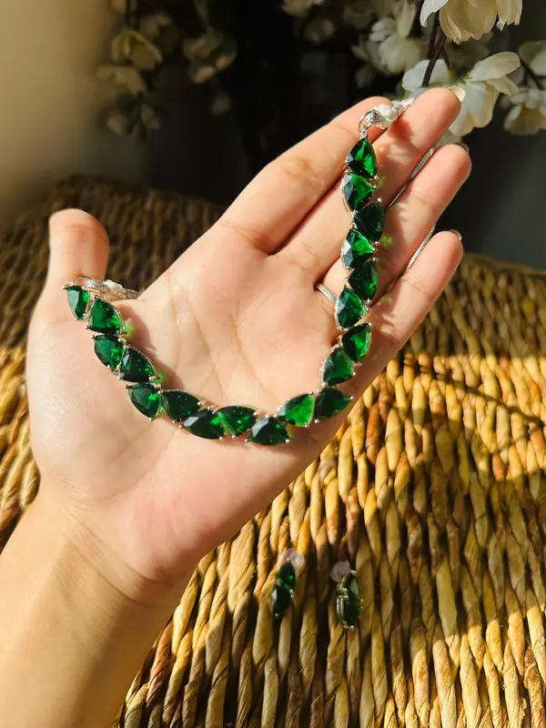 Emerald Spark Radiance  Necklace Set 1