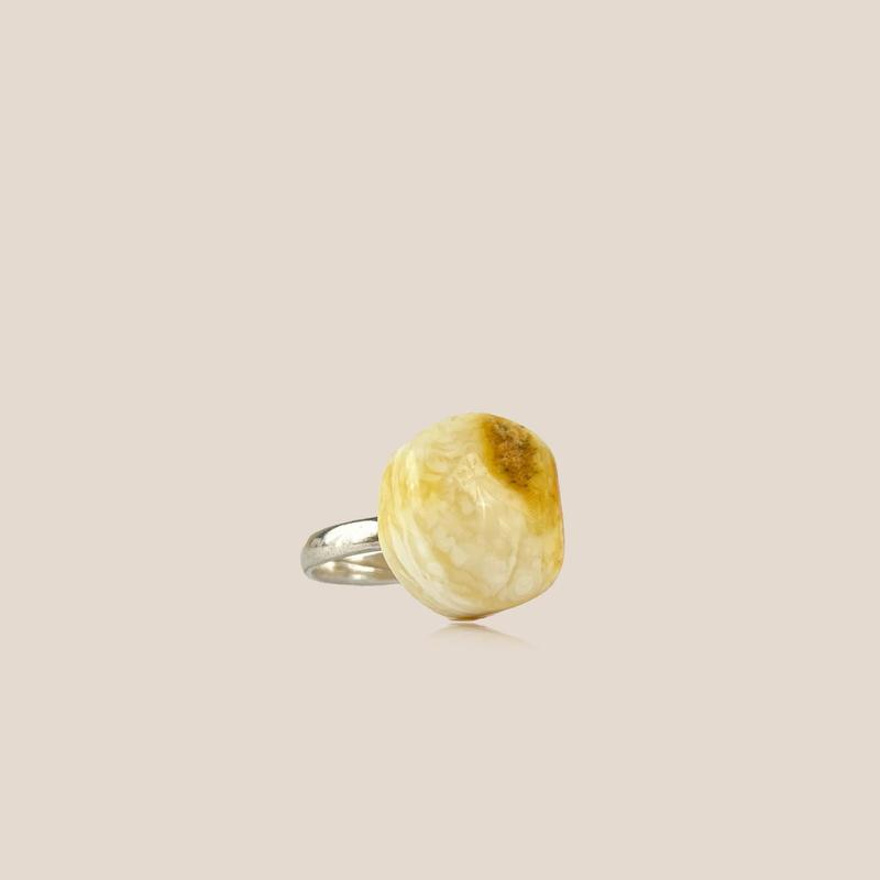 Silver Ring With Amber Swan 1