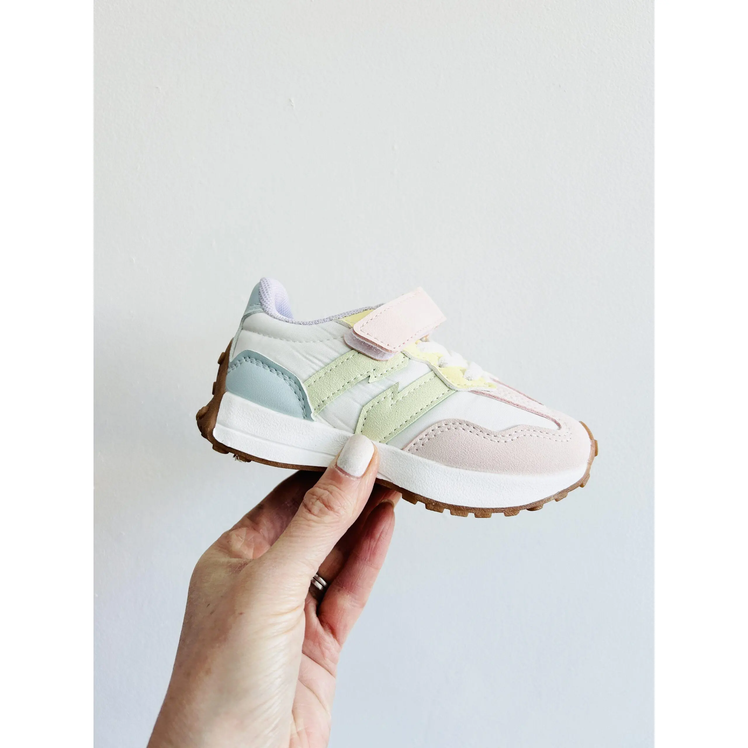 Itty Bitty Kids Multicoloured 327 Trainers shoes for