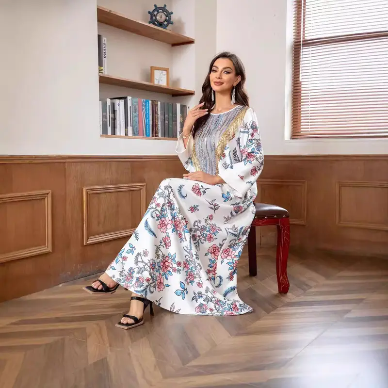 2025 Middle East Muslim Women's Wear Robe Hot Sale Printing Fashion Elegant Dress Abaya 3