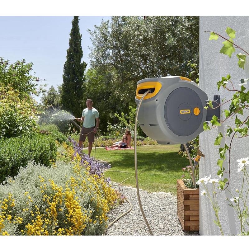 HOZELOCK - Auto Reel Wall-mounted Reel 10m: Easy to Install, Child-lock, Auto-rewind, Ready-to-use Reel with Nozzle, Fittings, Hozelock Hose and Accessories Included - 5 Year Guarantee 1