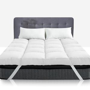 Luxury Cooling Mattresses Topper & Pad (4-Inch/10cm) Deluxe Hotel Quality Sleep Support, Hypoallergenic, Skin-Friendly, Eco-Friendly, Breathable - Double Mattress Topper, Washable, Flat Weave & Fade Resistant.