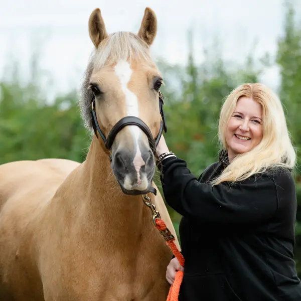 The Solid Bar Company Equine Product - Long Lasting Product for Horses - 100% Biodegradable & No Stress Application 3