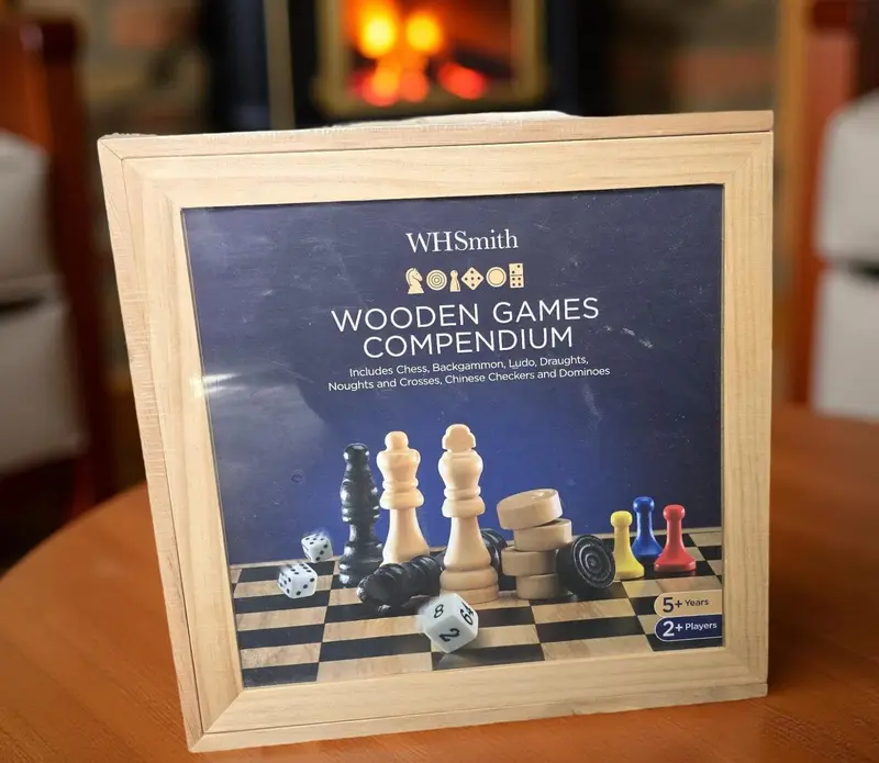 WH Smith WOODEN GAMES COMPENDIUM INCLUDES Chess Backgammon Ludo Draughts Noughts and Crosses Chinese Checkers and Dominoes 5+ Years 2+ Players 0