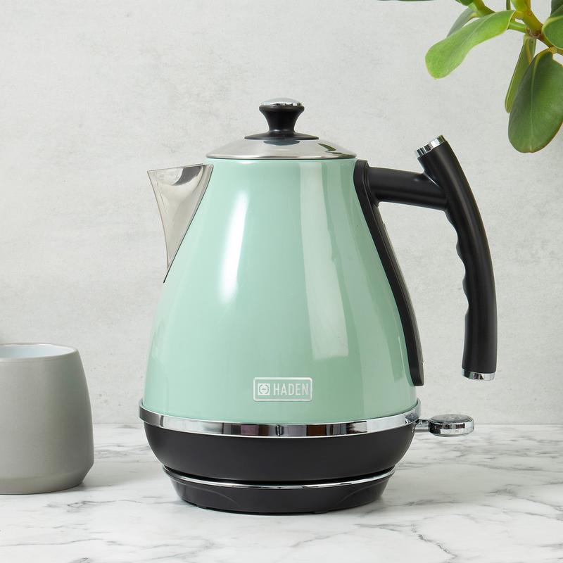 Haden Cotswold Sage Kettle 1