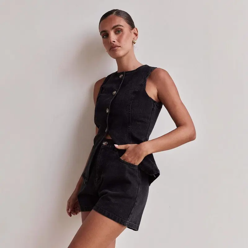 2025 spring and summer new fashion sleeveless waist high waist loose denim shorts and vest set 3