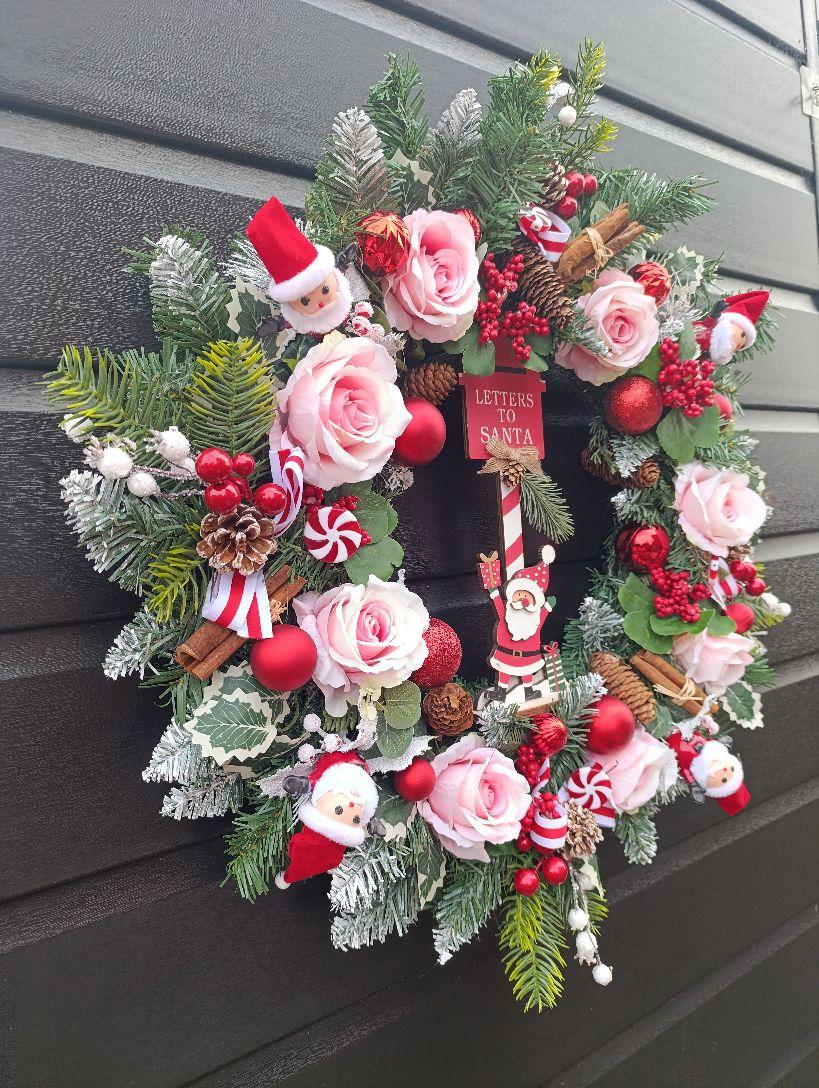 Red and Pink Christmas Wreath - Handmade - Letters to Santa - Festive Door Decoration e448e607599347329959856d9bc48d8c~tplv t5fjg24jzw origin jpeg