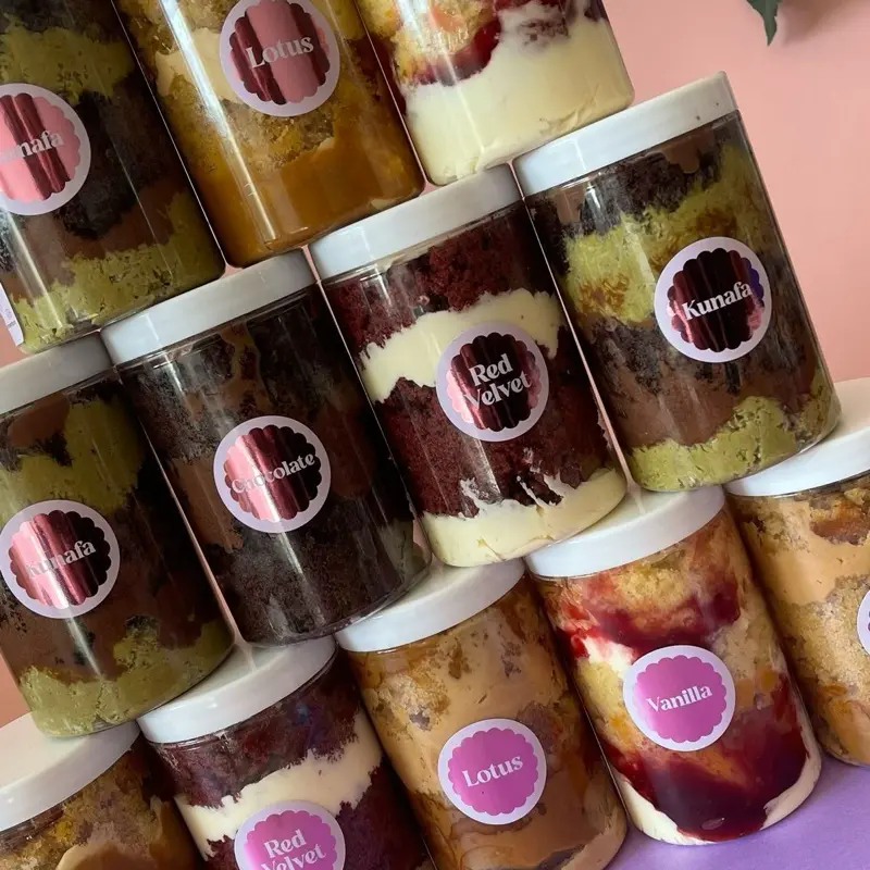 Vanilla sponge with Raspberry jam and Vanilla buttercream - Cake in a jar - Made by Crystal Cakery 3